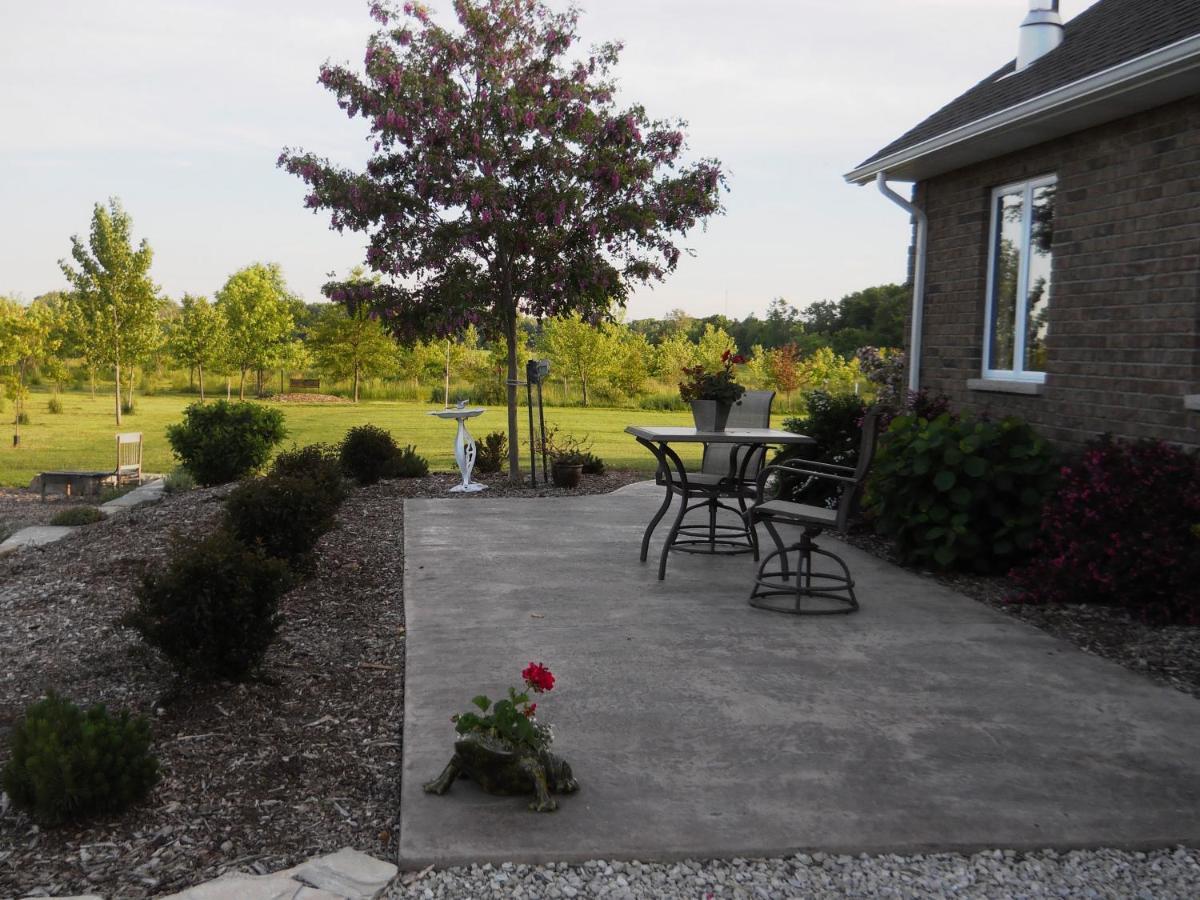 Wenzler'S Landing B&B Wheatley ภายนอก รูปภาพ